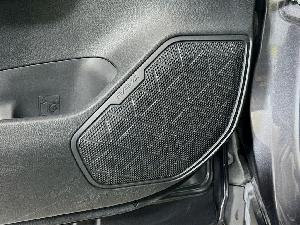 Thumbnail: 2025 Toyota RAV4 - 18