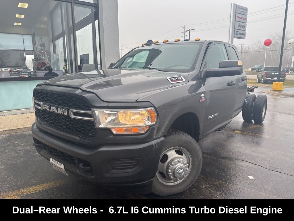 2022 RAM 3500 Chassis Tradesman Crew Cab DRW RWD