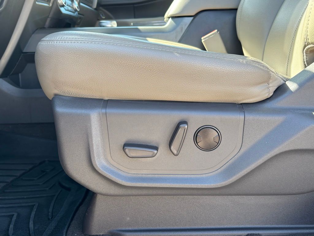 2021 Ford Expedition Max XLT photo
