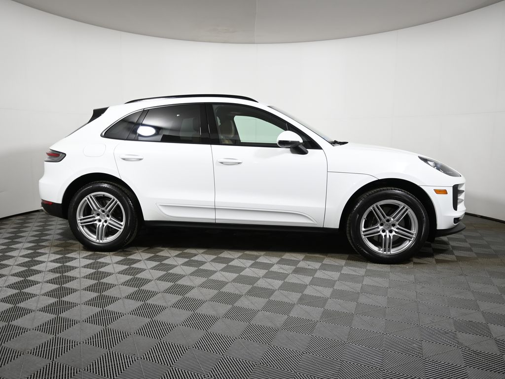 Thumbnail: 2021 Porsche Macan - 8