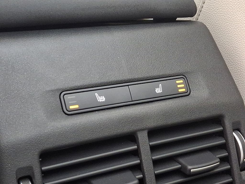 Thumbnail: 2025 Land Rover Discovery Sport - 11