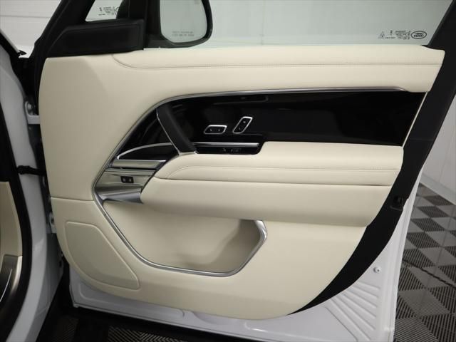 Thumbnail: 2025 Land Rover Range Rover - 27