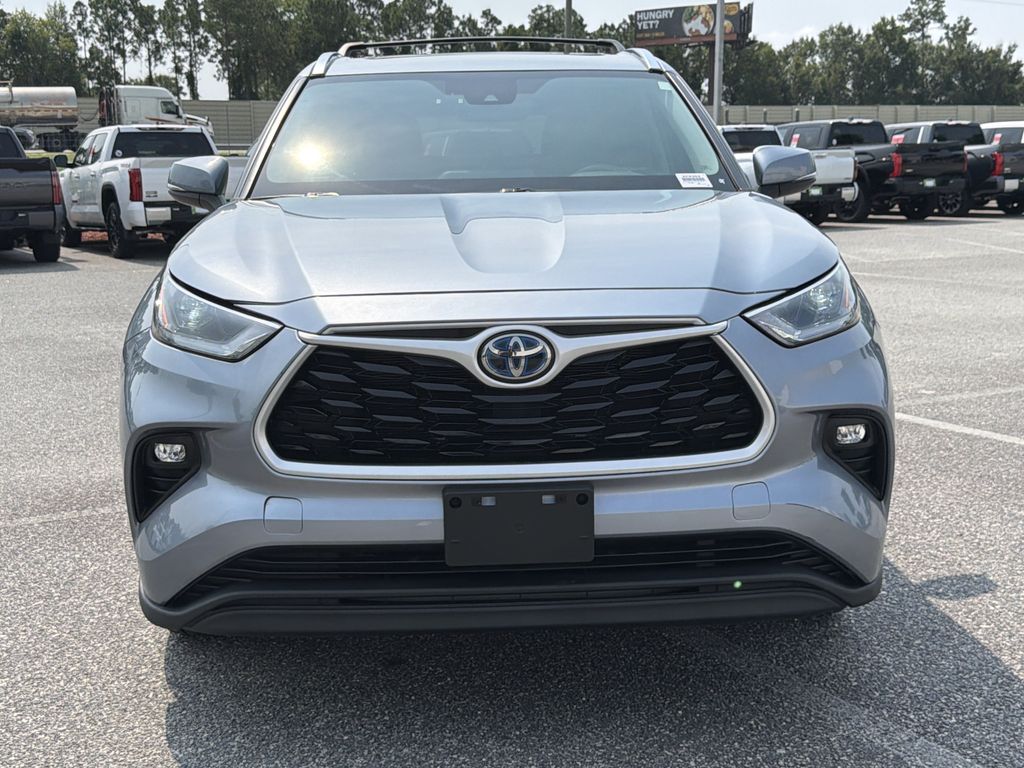 Used 2021 Toyota Highlander Hybrid SUV