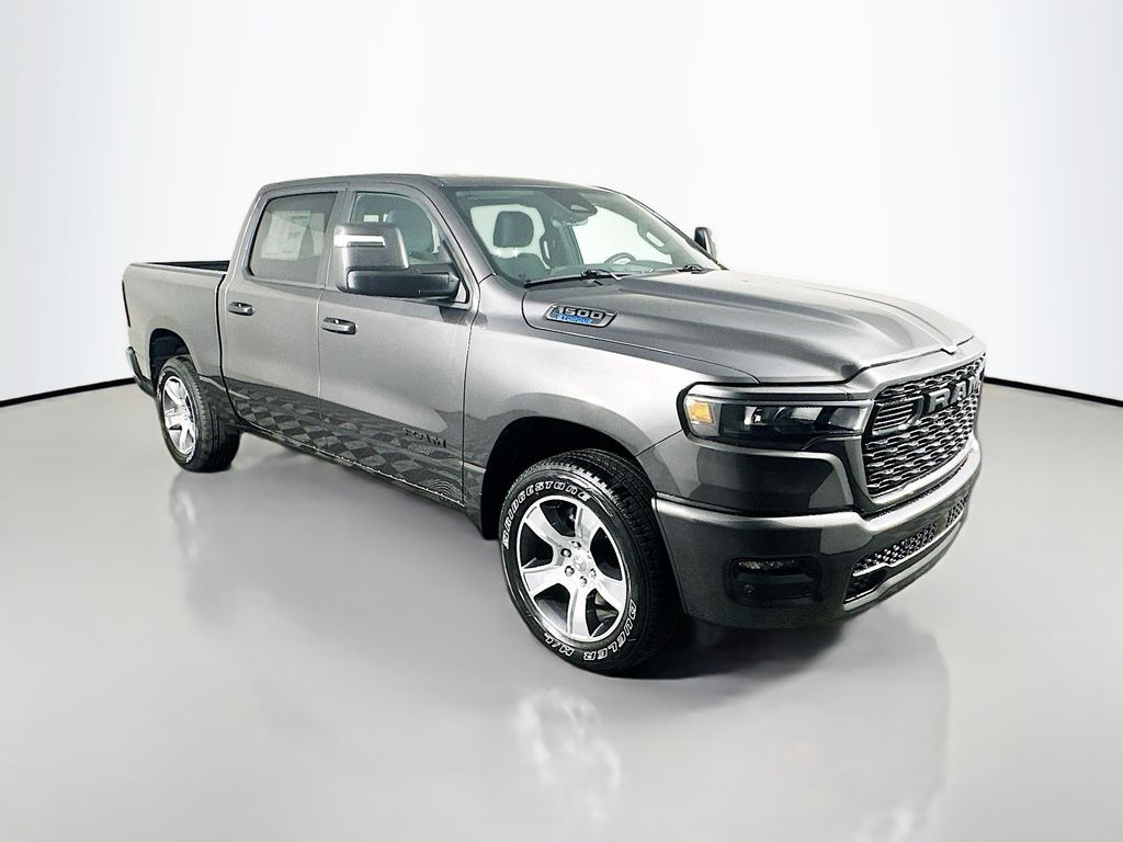 2025 RAM 1500 Express Crew Cab 4WD