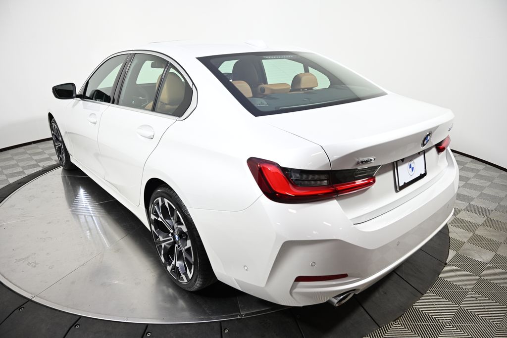 Thumbnail: 2025 BMW 3 Series - 3