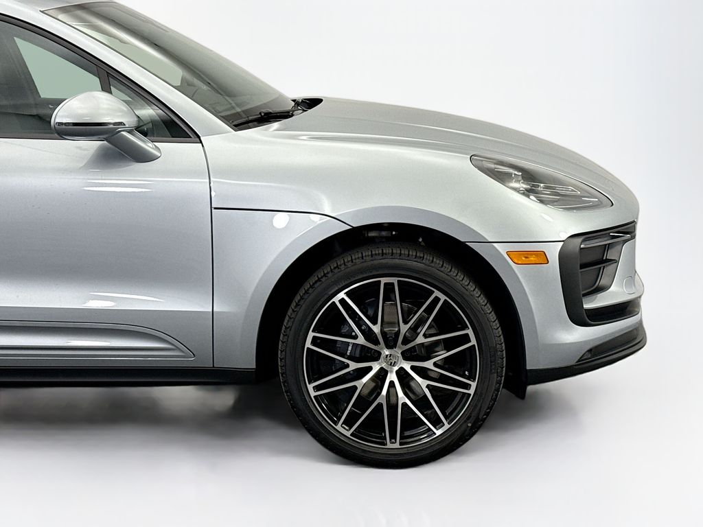 Thumbnail: 2026 Porsche Macan - 11