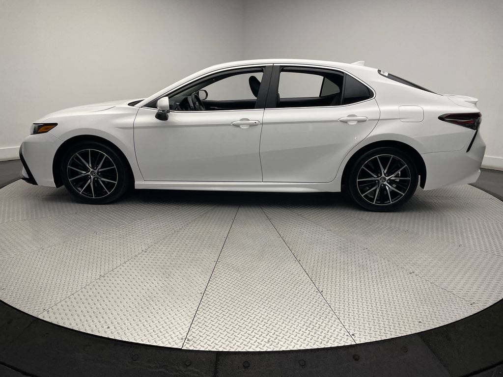2023 Toyota Camry SE 8