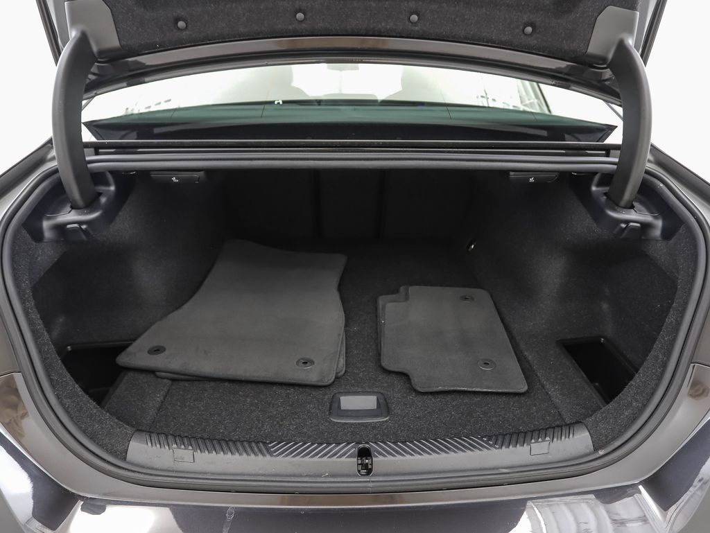 Thumbnail: 2025 BMW i5 - 24