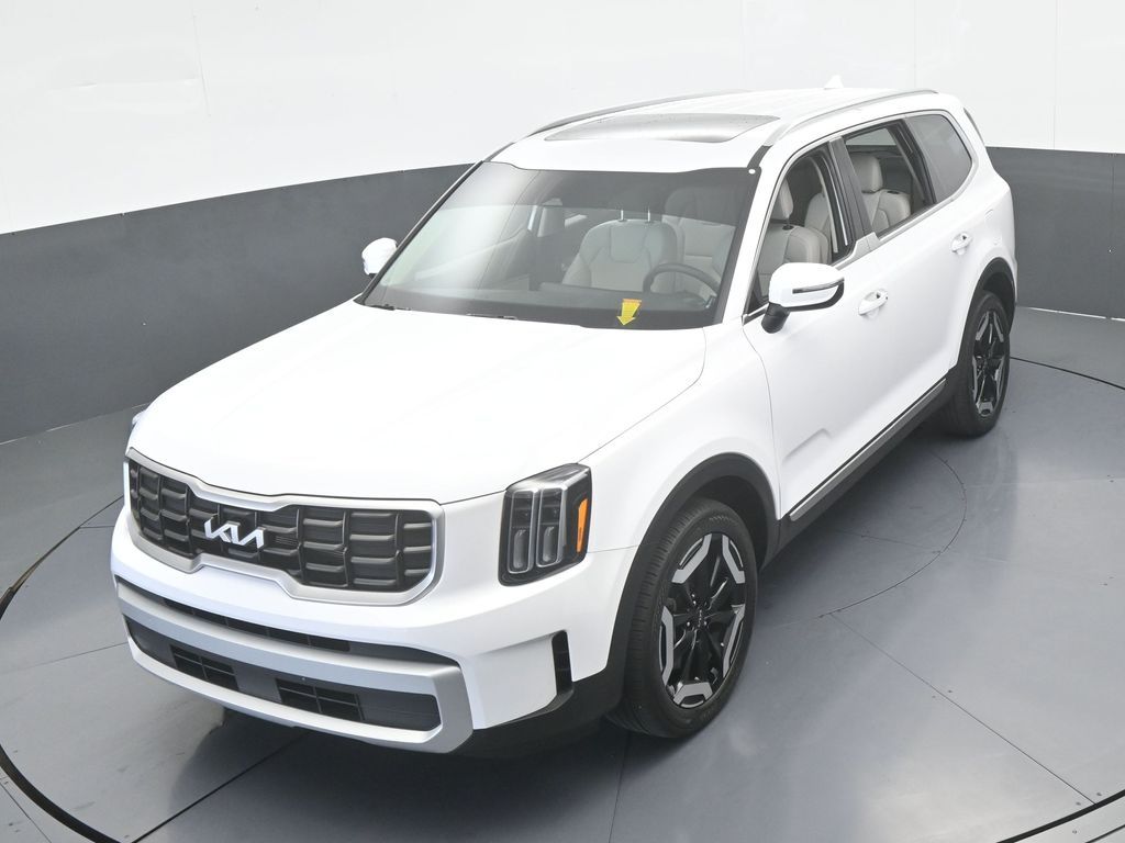 Used 2024 Glacial White Pearl Kia S image 46