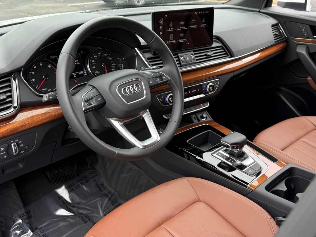 Thumbnail: 2023 Audi Q5 - 25