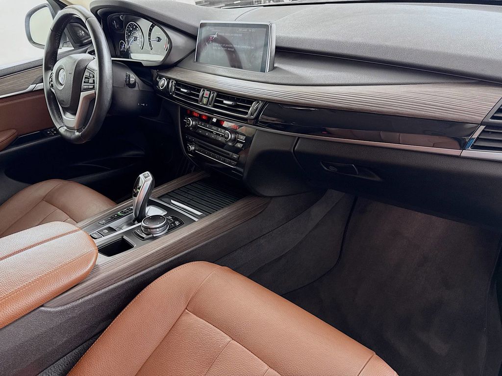 Thumbnail: 2015 BMW X5 - 30