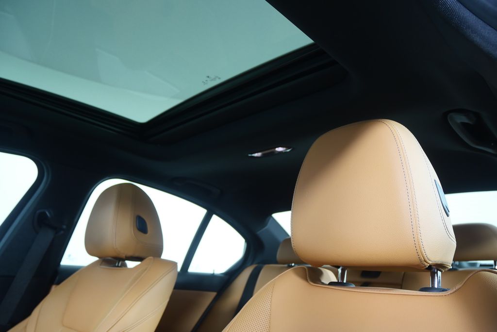 Thumbnail: 2023 BMW 3 Series - 11