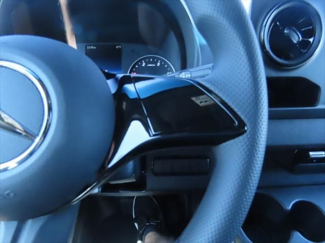 Thumbnail: 2025 Mercedes-Benz Sprinter - 13