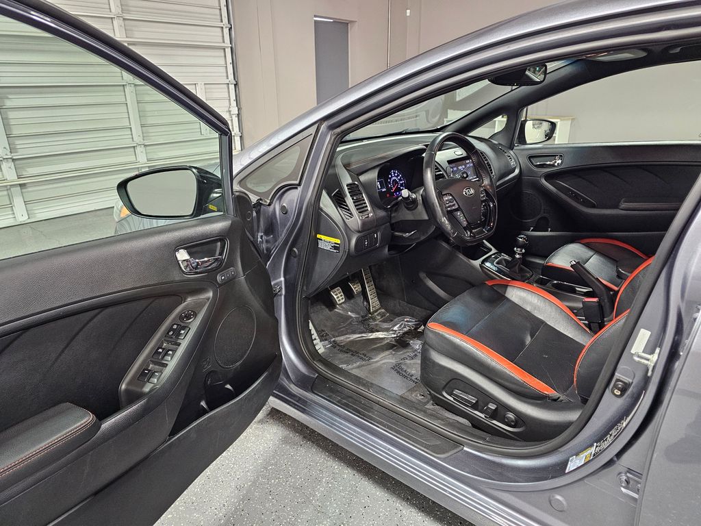 Used 2018 Gray Kia SX image 17