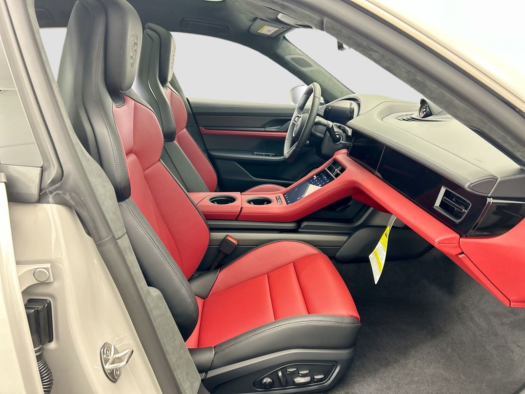 Thumbnail: 2026 Porsche Taycan - 22