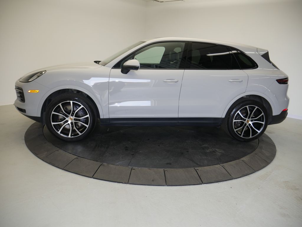 Thumbnail: 2023 Porsche Cayenne - 2