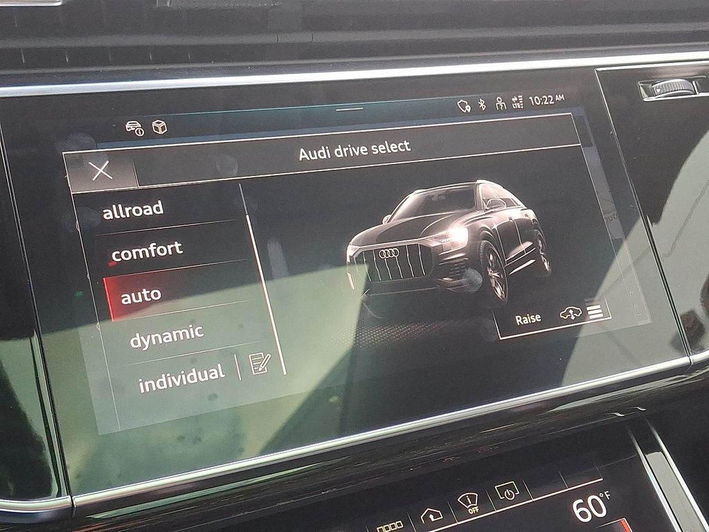 2024 Audi Q8 Prestige 25