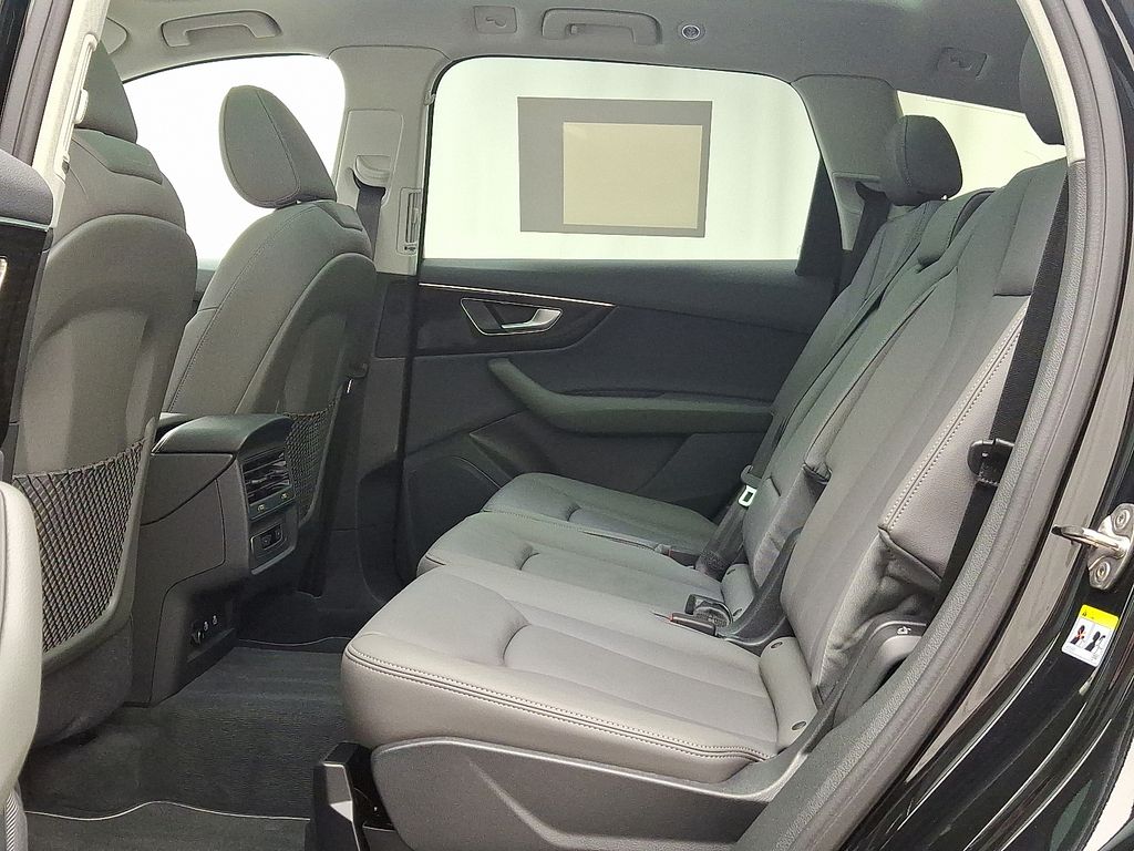 Thumbnail: 2025 Audi Q7 - 10