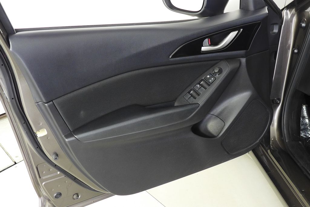 Thumbnail: 2016 Mazda Mazda3 - 11