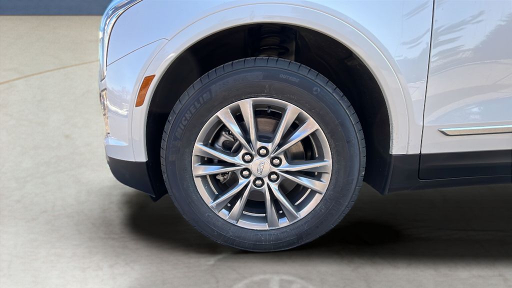 used 2023 Cadillac XT5 car, priced at $34,500