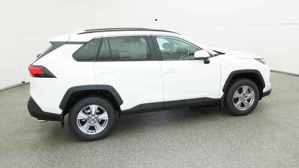 Thumbnail: 2025 Toyota RAV4 - 31