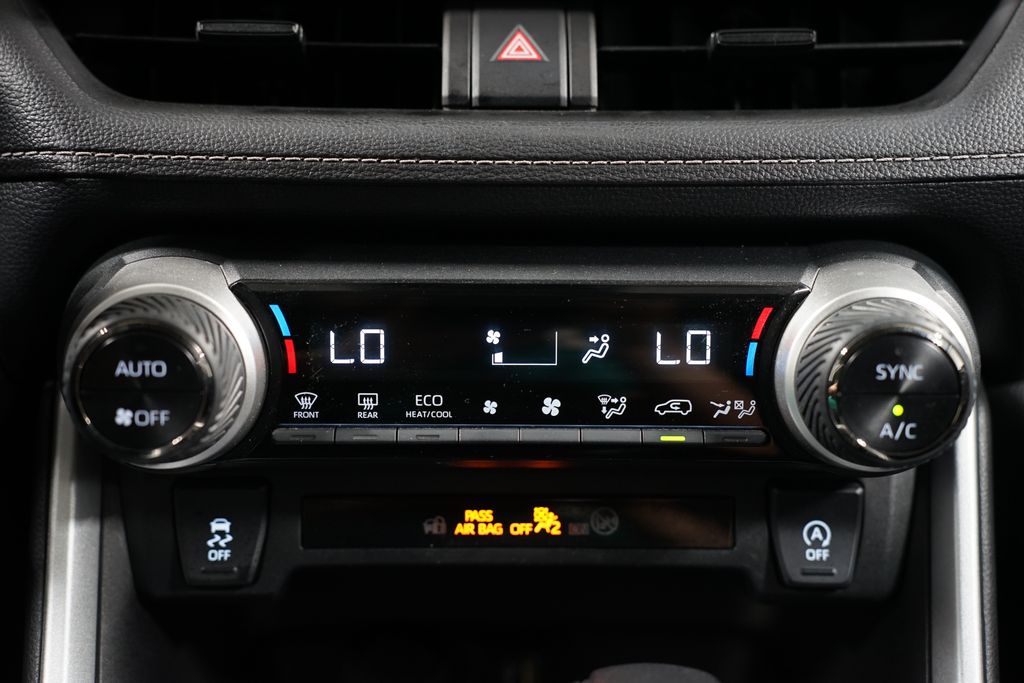 2023 Toyota RAV4 XLE 20