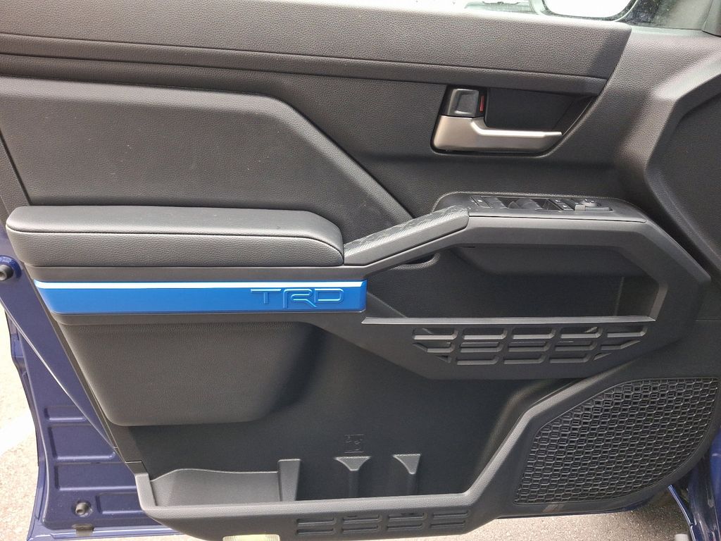 2025 Toyota Tacoma TRD Sport 8