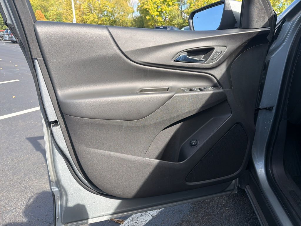 Thumbnail: 2023 Chevrolet Equinox - 18