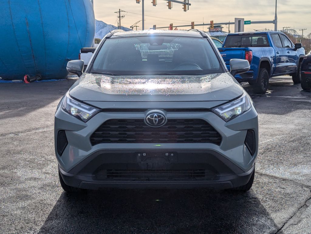 2022 Toyota RAV4 XLE 10