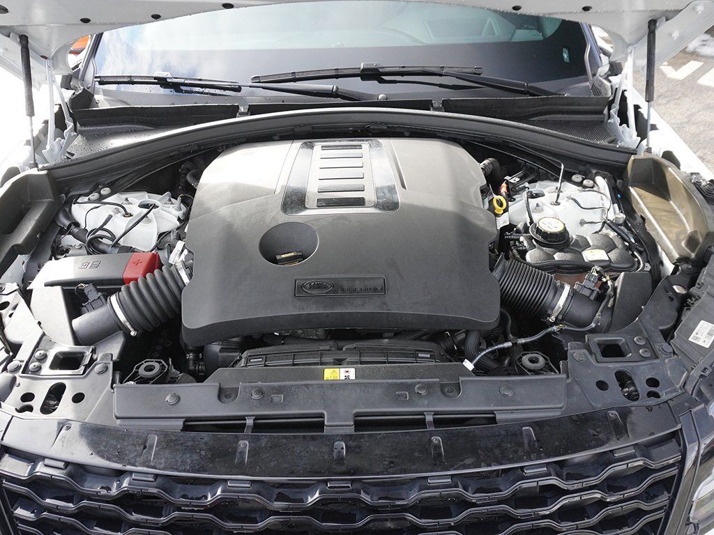 Used 2023 White Land Rover HST image 26