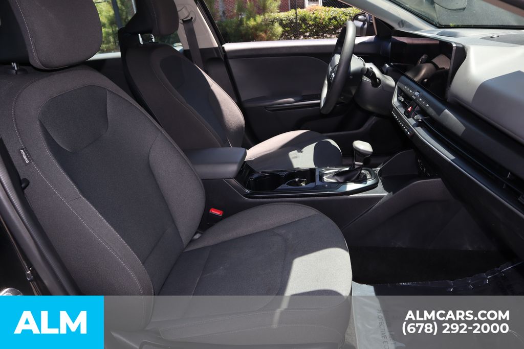 Used 2025 Black Kia LXS image 27