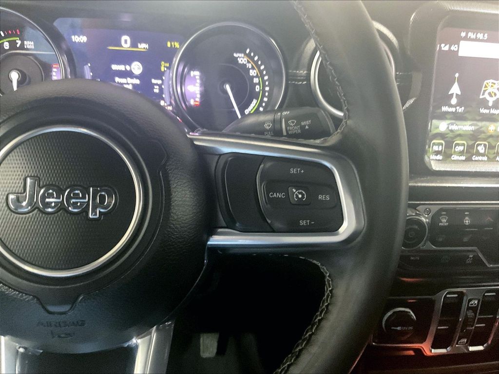 2023 Jeep Wrangler — photo 23