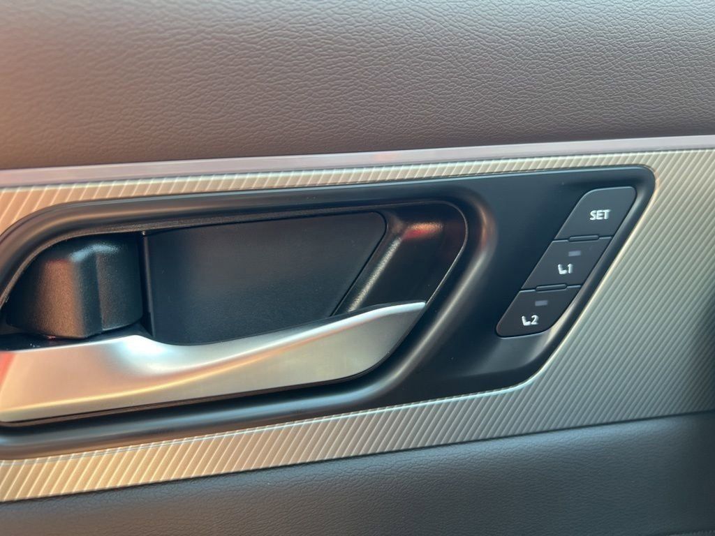 2025 Everest White Pearl Tricoat Nissan Murano Platinum AWD SUV