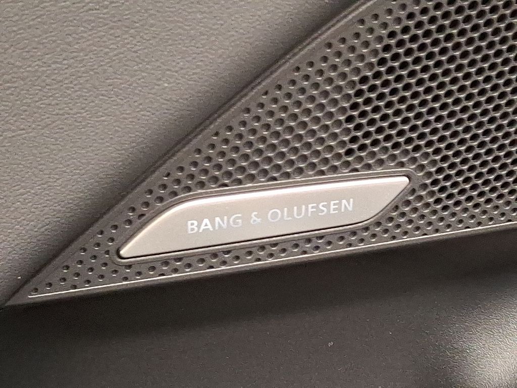 Thumbnail: 2025 Audi e-tron S - 24