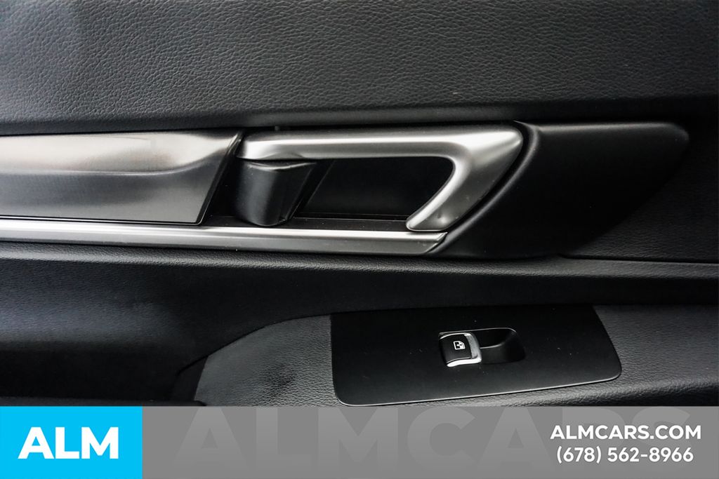 Used 2025 Black Kia S image 56