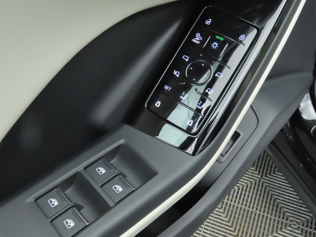 2025 Audi Q6 e-tron Premium 25
