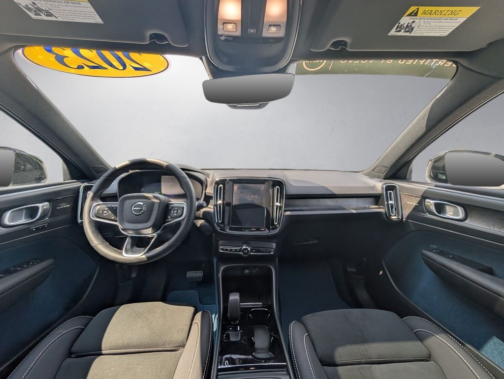 Used 2023 Silver Volvo Ultimate image 3