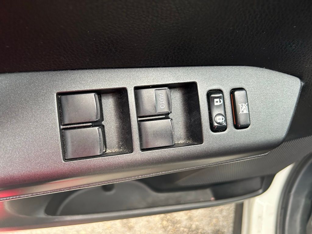 Thumbnail: 2018 Toyota RAV4 - 16