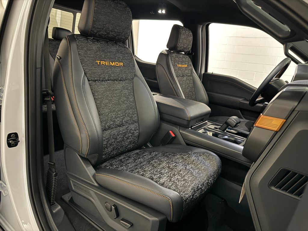 New 2026 White Ford Tremor image 30