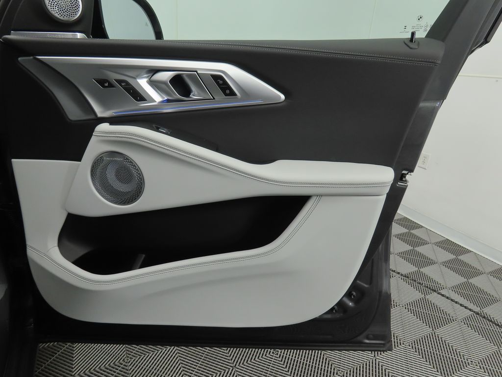 Thumbnail: 2026 BMW XM - 25