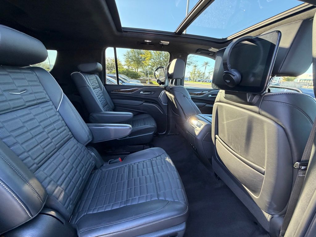 Thumbnail: 2023 Cadillac Escalade - 18