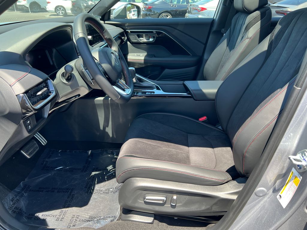 Thumbnail: 2025 Acura ADX - 13