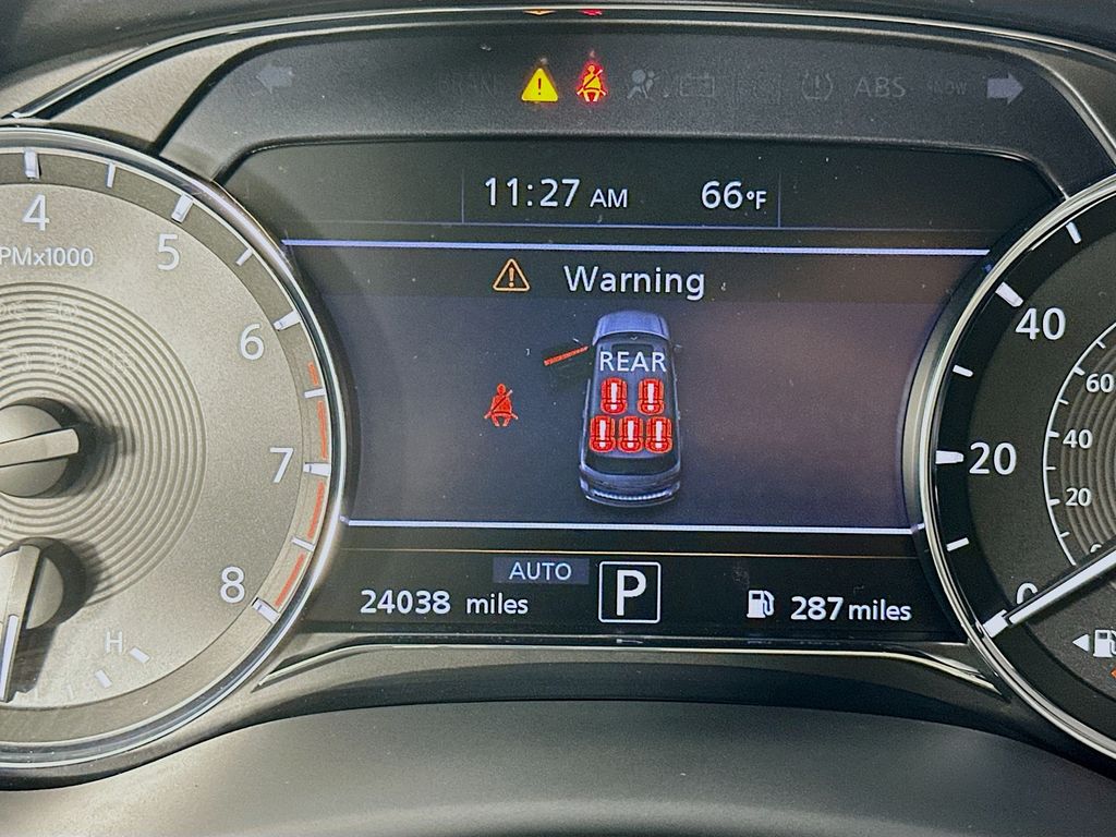 Thumbnail: 2023 INFINITI QX80 - 12