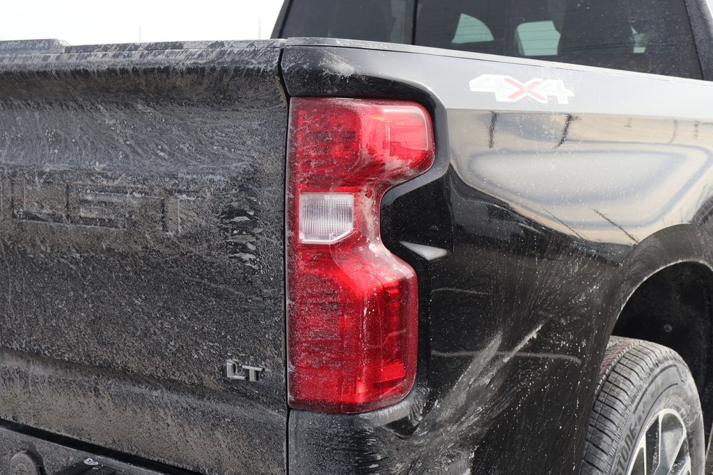 2025 Chevrolet Silverado 1500 LT 9