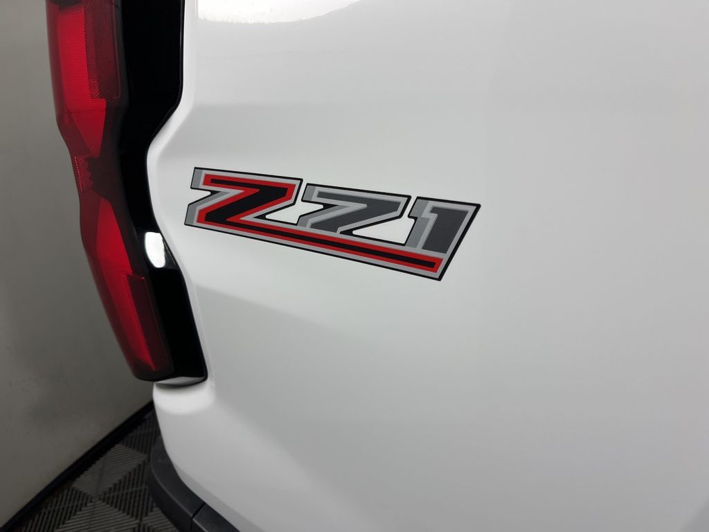 Thumbnail: 2026 Chevrolet Colorado - 18