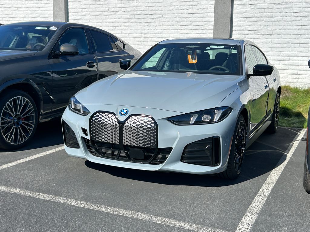 Thumbnail: 2025 BMW i4 - 2