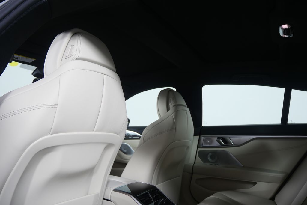 Thumbnail: 2026 BMW 8 Series - 17