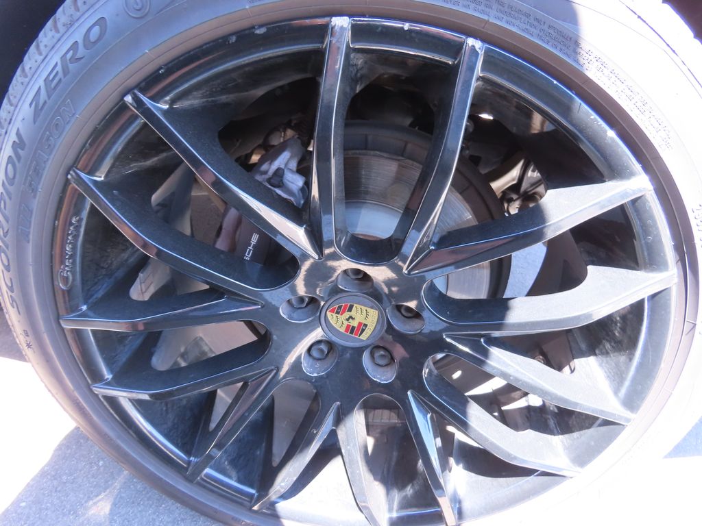Thumbnail: 2017 Porsche Cayenne - 16