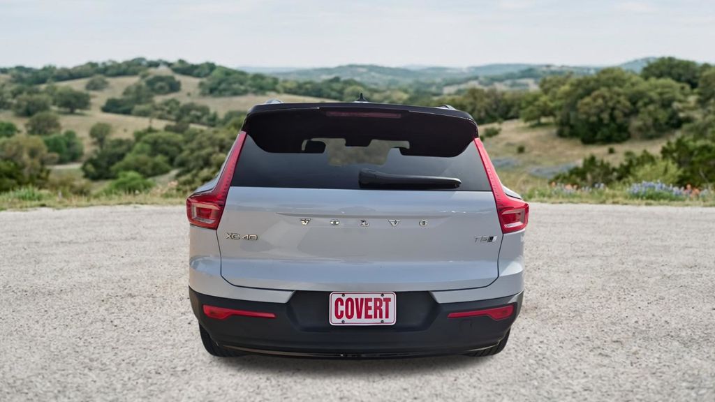 Used Car 2022 Volvo Xc40  R-design For Sale Under $20,000 In Austin, Texas