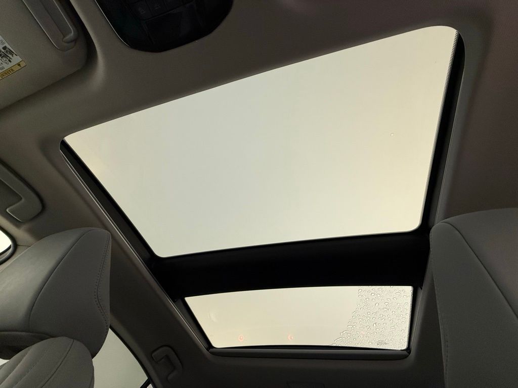 Thumbnail: 2021 Toyota Venza - 19
